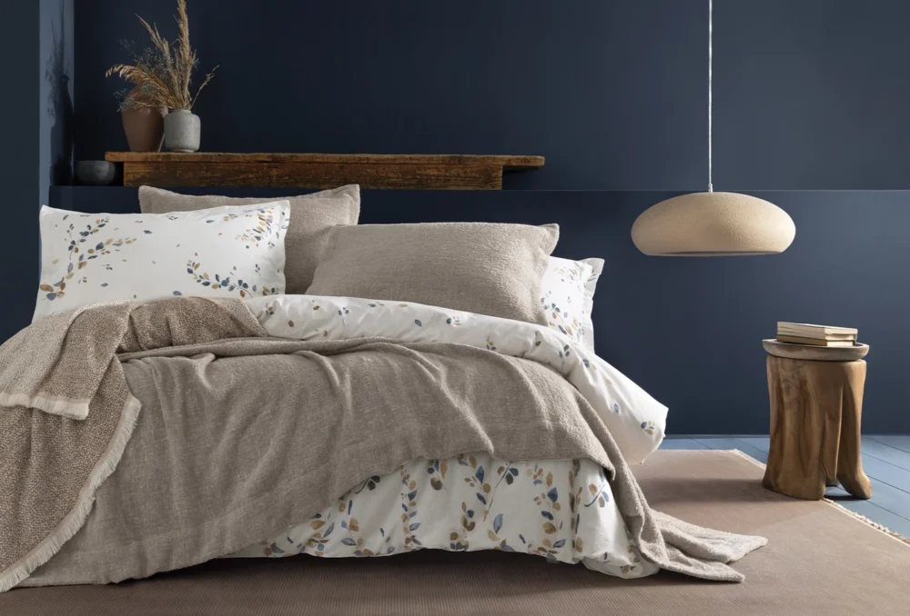 Постельное белье из 8-ми предметов Queen Size Ruiz, цвет Beige — изображение 1