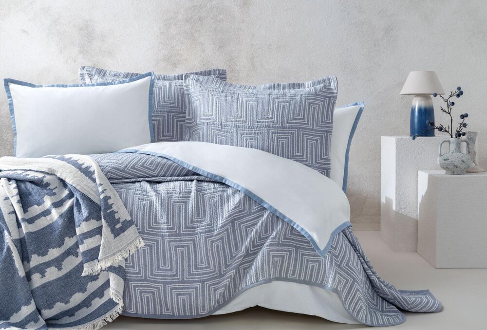 Постельное белье из 8-ми предметов Queen Size Harlow, цвет Indigo — изображение 1
